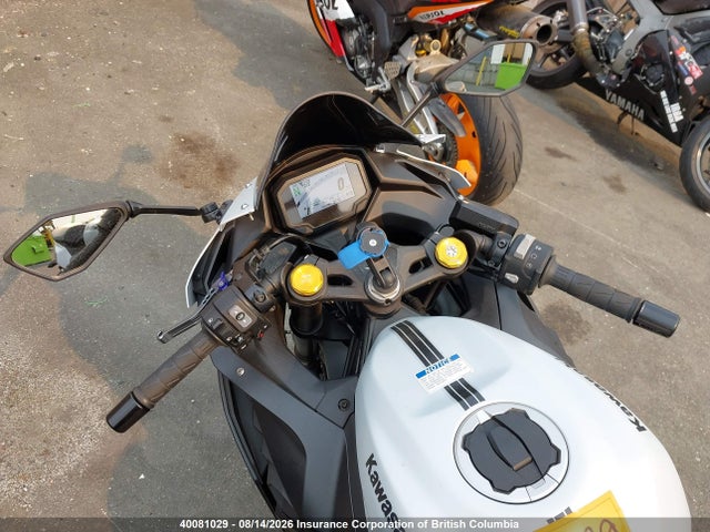40081029 :رقم المزاد ، ML5ZXCS13SDA37398 vin ، 2025 Kawasaki Zx400 S مزاد بيع