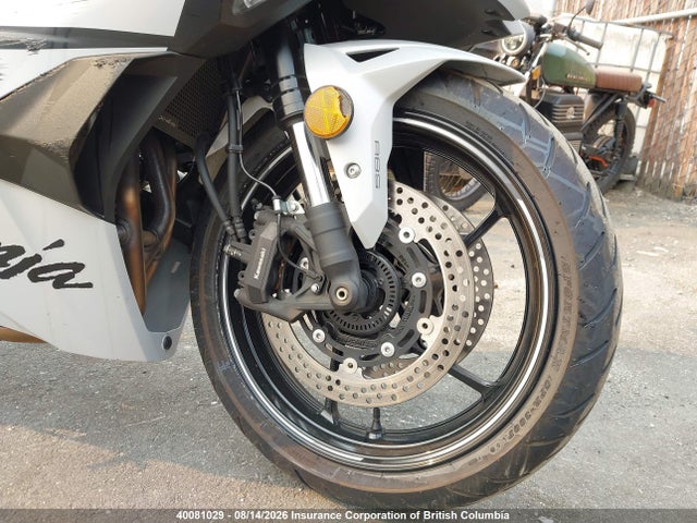 40081029 :رقم المزاد ، ML5ZXCS13SDA37398 vin ، 2025 Kawasaki Zx400 S مزاد بيع