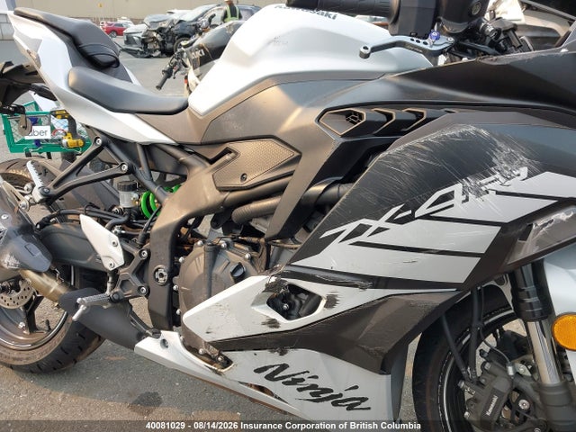 40081029 :رقم المزاد ، ML5ZXCS13SDA37398 vin ، 2025 Kawasaki Zx400 S مزاد بيع