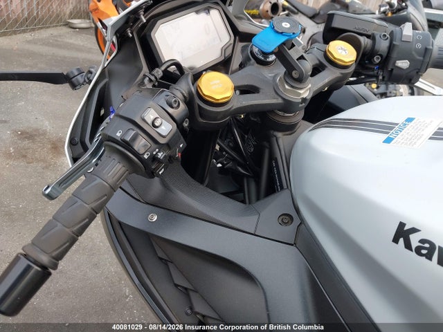 40081029 :رقم المزاد ، ML5ZXCS13SDA37398 vin ، 2025 Kawasaki Zx400 S مزاد بيع