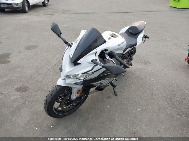 40081029 :رقم المزاد ، ML5ZXCS13SDA37398 vin ، 2025 Kawasaki Zx400 S مزاد بيع