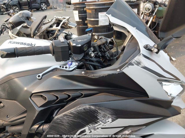 40081029 :رقم المزاد ، ML5ZXCS13SDA37398 vin ، 2025 Kawasaki Zx400 S مزاد بيع