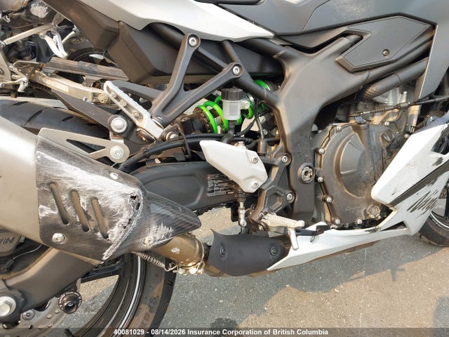 40081029 :رقم المزاد ، ML5ZXCS13SDA37398 vin ، 2025 Kawasaki Zx400 S مزاد بيع