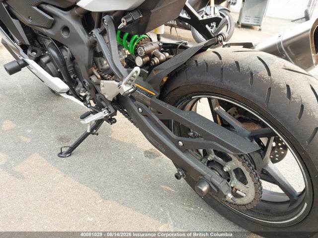 40081029 :رقم المزاد ، ML5ZXCS13SDA37398 vin ، 2025 Kawasaki Zx400 S مزاد بيع