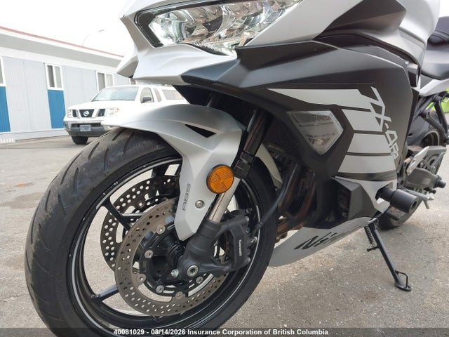 40081029 :رقم المزاد ، ML5ZXCS13SDA37398 vin ، 2025 Kawasaki Zx400 S مزاد بيع