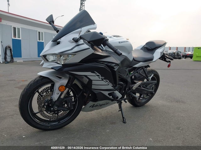 40081029 :رقم المزاد ، ML5ZXCS13SDA37398 vin ، 2025 Kawasaki Zx400 S مزاد بيع