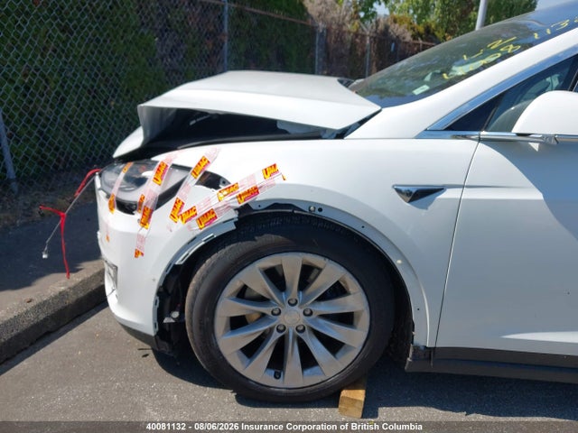 40081132 :رقم المزاد ، 5YJXCDE27LF273465 vin ، 2020 Tesla Model X Awd/standard Range مزاد بيع