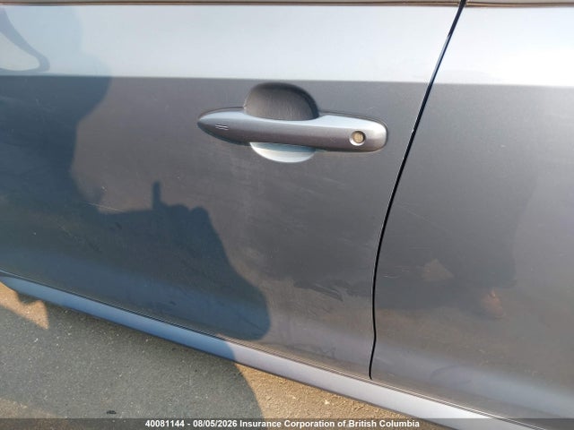 40081144 :رقم المزاد ، 5YFBPMBE2MP223849 vin ، 2021 Toyota Corolla Le مزاد بيع
