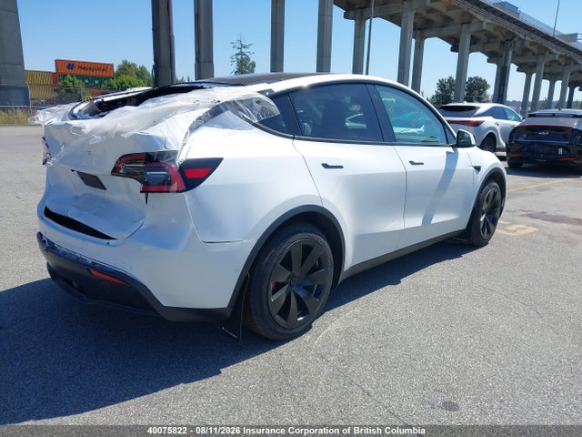Auction sale of the 2021 Tesla Model Y, vin: 5YJYGDED1MF132466, lot number: 40075822