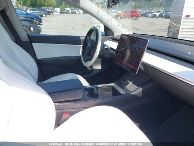 Auction sale of the 2022 Tesla Model Y, vin: 7SAYGDEF0NF373604, lot number: 40081538