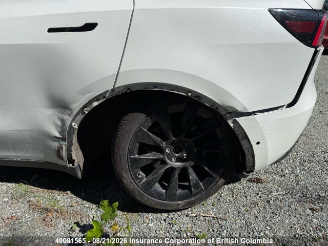 Tesla Model Y 2021 5YJYGDEE6MF061659 Image 9