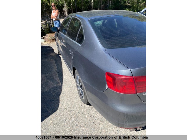 40081567 :رقم المزاد ، 3VWWL7AJ4BM092809 vin ، 2011 Volkswagen Jetta مزاد بيع