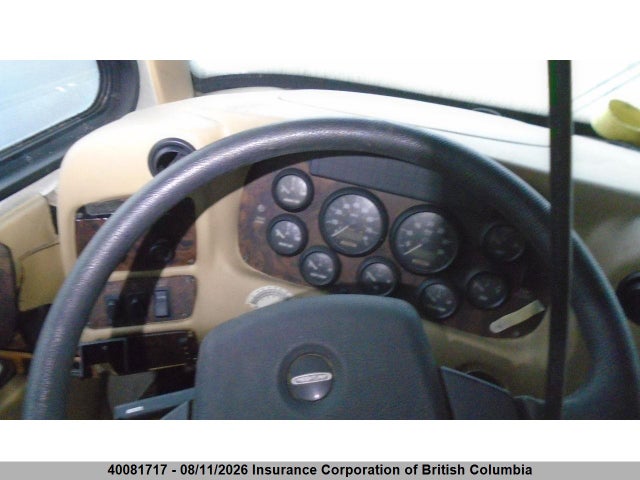 40081717 :رقم المزاد ، 4UZAAHAK01CH94058 vin ، 2001 Freightliner Chassis X Line Motor Home مزاد بيع
