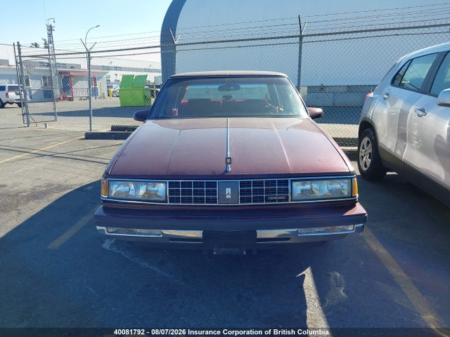 40081792 :رقم المزاد ، 1G3CW5132H4308244 vin ، 1987 Oldsmobile 98 Regency Brougham مزاد بيع