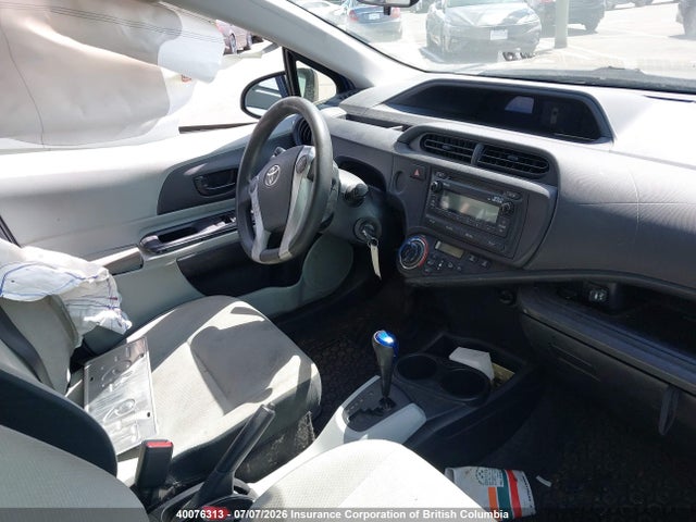 2013 Toyota Prius C მანქანა იყიდება აუქციონზე, vin: JTDKDTB37D1529662, აუქციონის ნომერი: 40076313