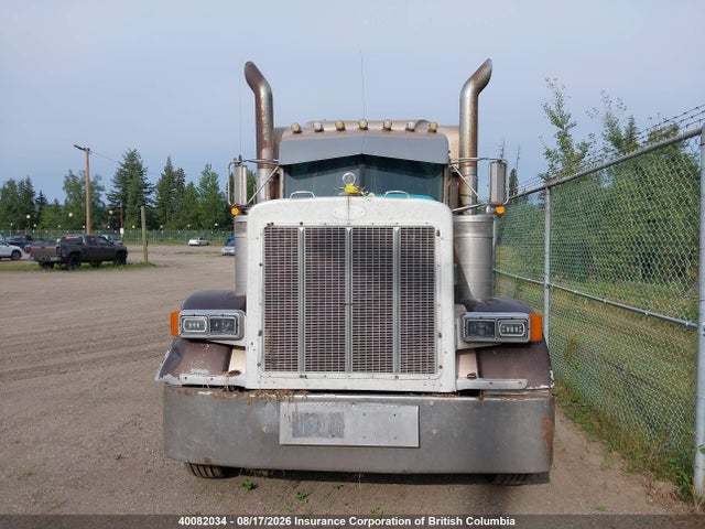 40082034 :رقم المزاد ، 1XP5DB0XX4N825215 vin ، 2004 Peterbilt 379 مزاد بيع