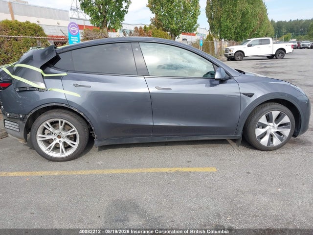 Tesla Model Y 2022 7SAYGAEE5NF543929 Image 13