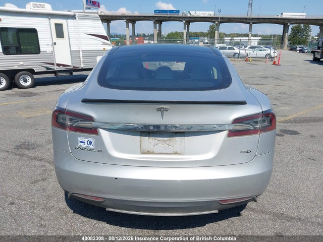 2015 Tesla Model S 85d მანქანა იყიდება აუქციონზე, vin: 5YJSA1H21FFP71403, აუქციონის ნომერი: 40082308