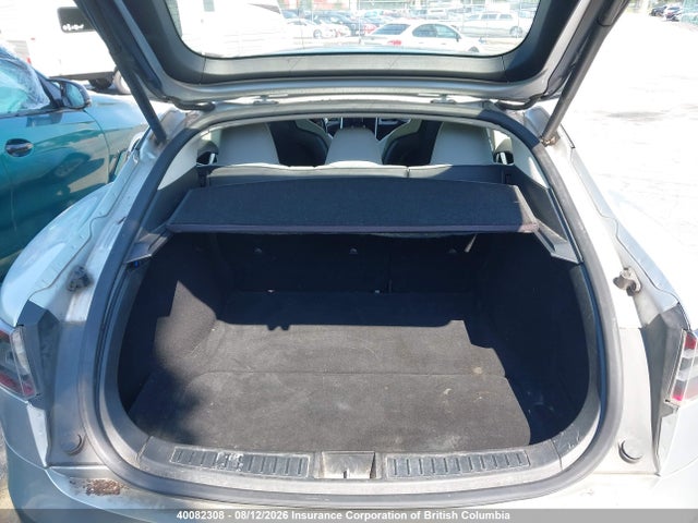 2015 Tesla Model S 85d მანქანა იყიდება აუქციონზე, vin: 5YJSA1H21FFP71403, აუქციონის ნომერი: 40082308