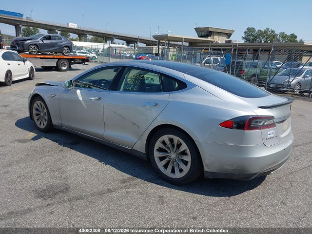 2015 Tesla Model S 85d მანქანა იყიდება აუქციონზე, vin: 5YJSA1H21FFP71403, აუქციონის ნომერი: 40082308