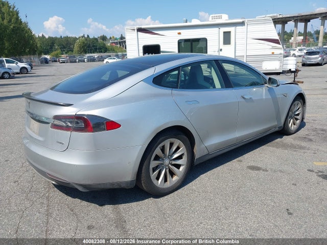 2015 Tesla Model S 85d მანქანა იყიდება აუქციონზე, vin: 5YJSA1H21FFP71403, აუქციონის ნომერი: 40082308
