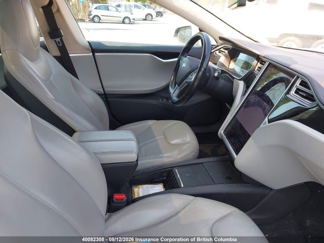 2015 Tesla Model S 85d მანქანა იყიდება აუქციონზე, vin: 5YJSA1H21FFP71403, აუქციონის ნომერი: 40082308