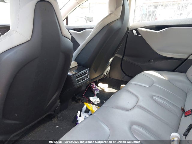 2015 Tesla Model S 85d მანქანა იყიდება აუქციონზე, vin: 5YJSA1H21FFP71403, აუქციონის ნომერი: 40082308
