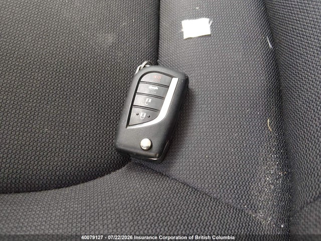 40079127 :رقم المزاد ، 5YFBPMBE0MP243551 vin ، 2021 Toyota Corolla Le مزاد بيع
