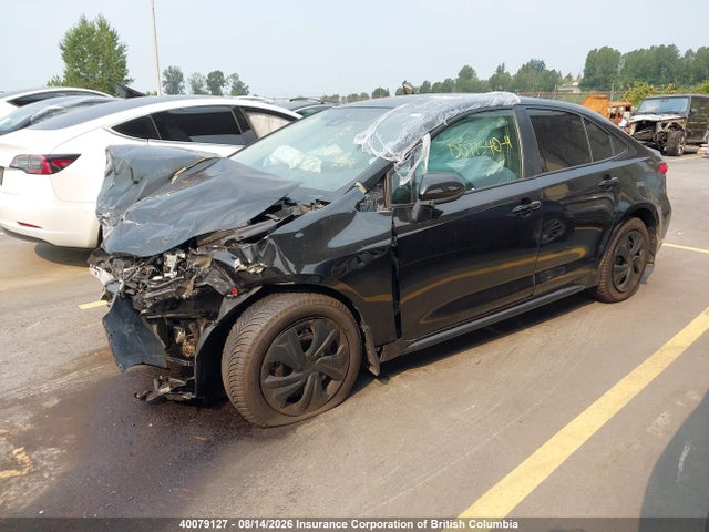 40079127 :رقم المزاد ، 5YFBPMBE0MP243551 vin ، 2021 Toyota Corolla Le مزاد بيع
