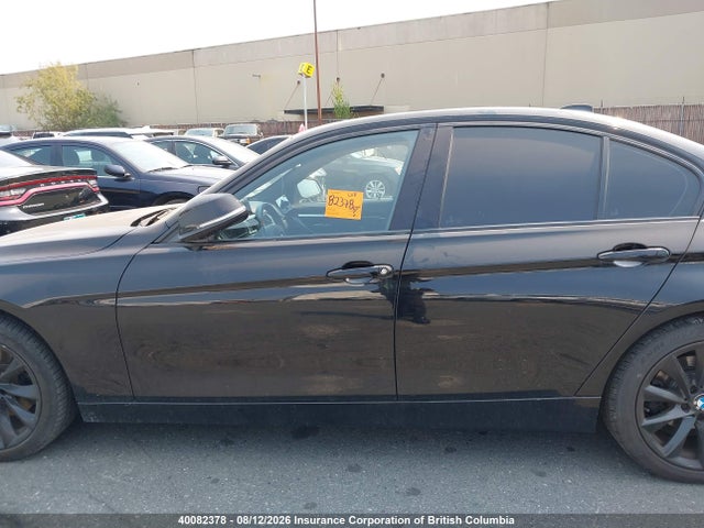 40082378 :رقم المزاد ، WBA8D9C53HK894088 vin ، 2017 Bmw 330i مزاد بيع