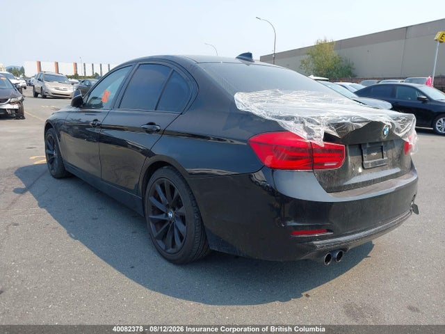 40082378 :رقم المزاد ، WBA8D9C53HK894088 vin ، 2017 Bmw 330i مزاد بيع