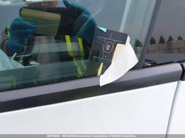 Tesla Model Y 2020 5YJYGDEE0LF029076 Image 12