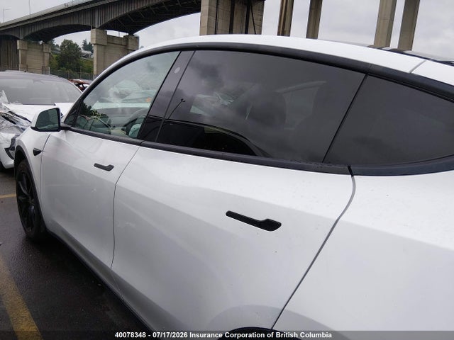 Tesla Model Y 2020 5YJYGDEE0LF029076 Image 15