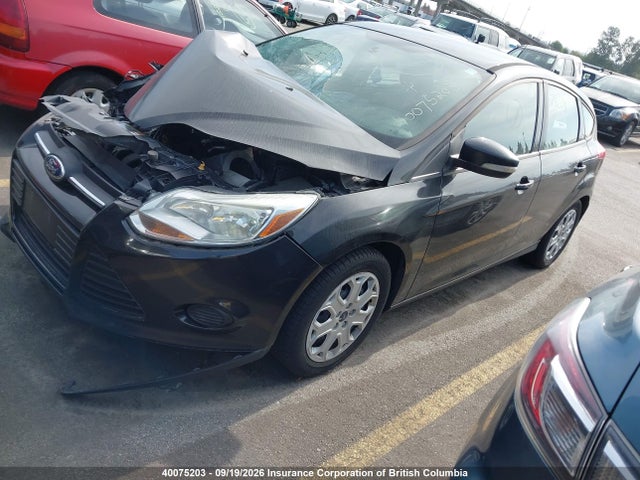 Ford FOCUS SE 2014 1FADP3K25EL113984 Image 2