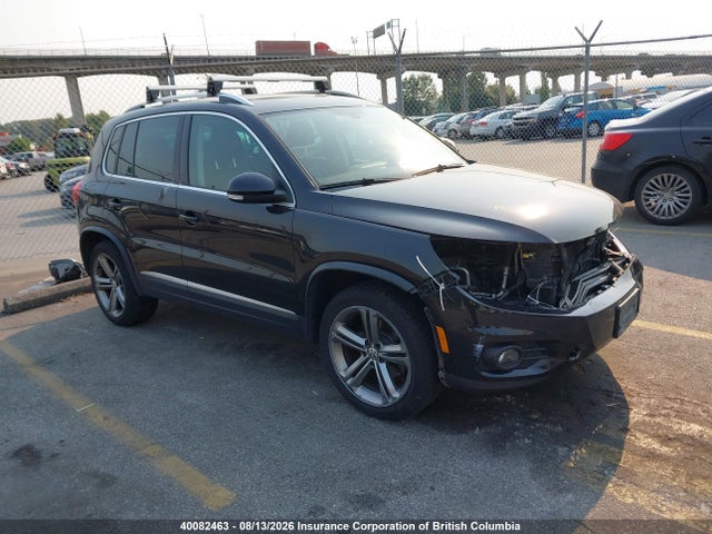 Auction sale of the 2017 Volkswagen Tiguan Highline, vin: WVGLV7AX8HK035674, lot number: 40082463