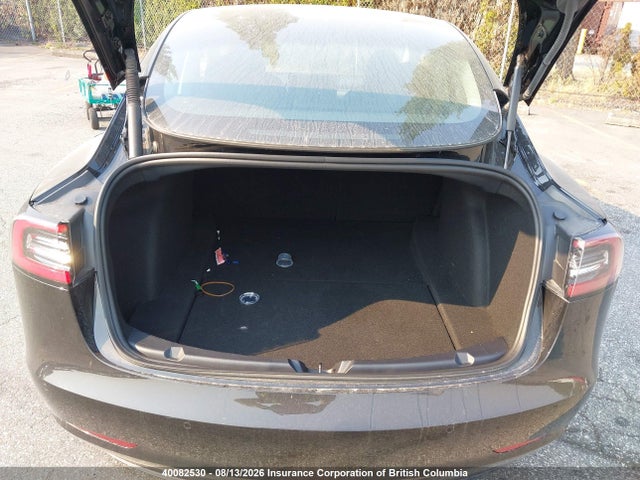 40082530 :رقم المزاد ، 5YJ3E1EA3NF341732 vin ، 2022 Tesla Model 3 مزاد بيع