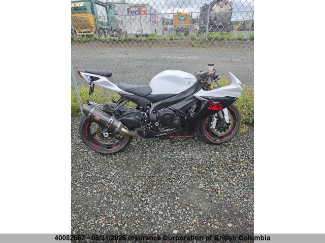 Suzuki GSX-R750 2019 JS1GR7MAXK7100613 Image 2
