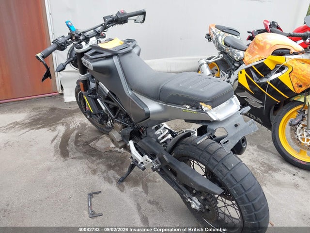 MD2JUJ401LC262048 Husqvarna Vitpilen 401/svartpilen 401