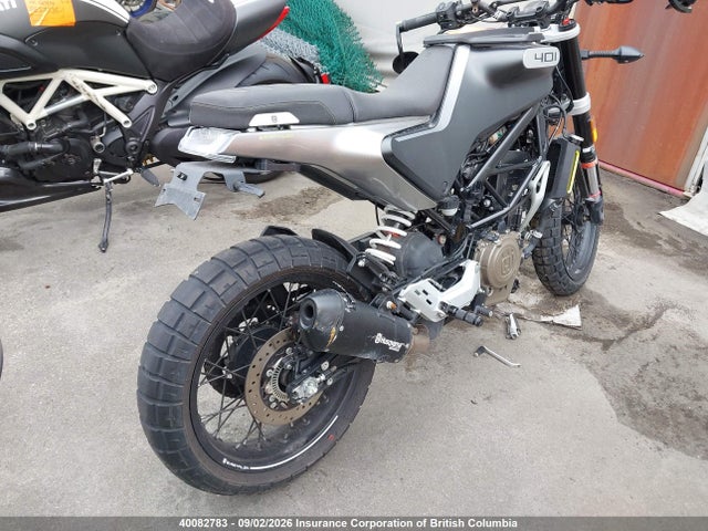 MD2JUJ401LC262048 Husqvarna Vitpilen 401/svartpilen 401
