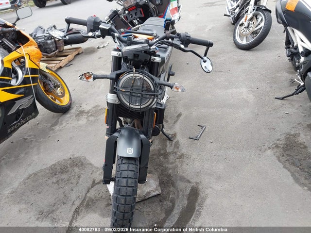 MD2JUJ401LC262048 Husqvarna Vitpilen 401/svartpilen 401