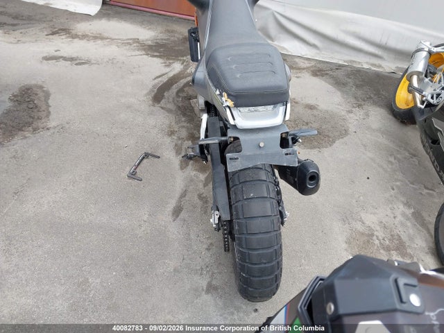 MD2JUJ401LC262048 Husqvarna Vitpilen 401/svartpilen 401