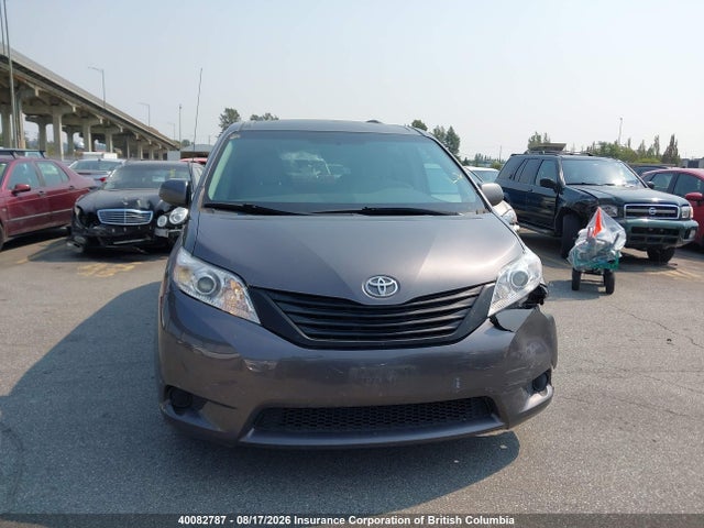 Aukcja sprzedaży 2011 Toyota Sienna, vin: 5TDZK3DC1BS111020, numer aukcji: 40082787
