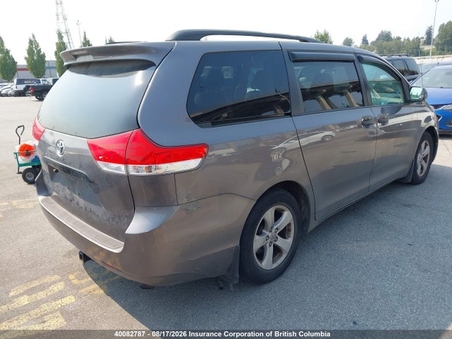 Aukcja sprzedaży 2011 Toyota Sienna, vin: 5TDZK3DC1BS111020, numer aukcji: 40082787