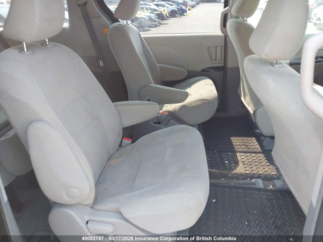 Aukcja sprzedaży 2011 Toyota Sienna, vin: 5TDZK3DC1BS111020, numer aukcji: 40082787