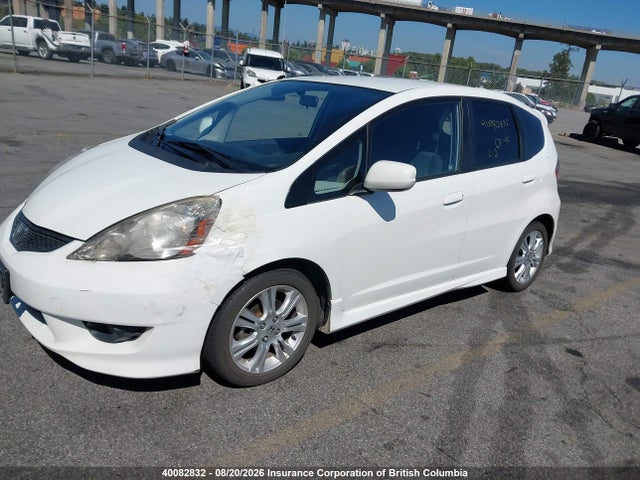 40082832 :رقم المزاد ، JHMGE8H81AC802967 vin ، 2010 Honda Fit مزاد بيع