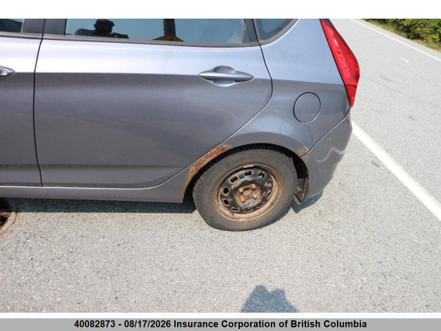 40082873 :رقم المزاد ، KMHCT5AE4DU139134 vin ، 2013 Hyundai Accent L مزاد بيع