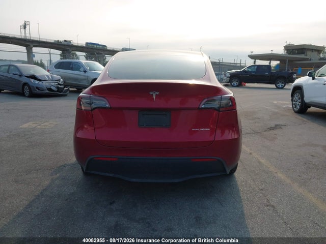 Tesla Model Y Long Range 2024 7SAYGDEE8RF989483 Image 17