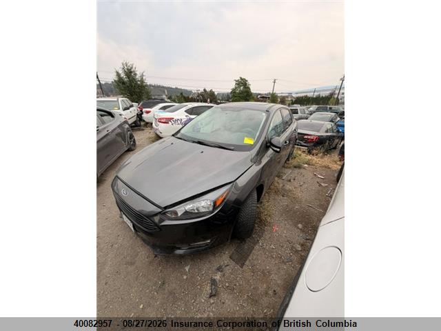 Ford Focus 2018 1FADP3H26JL281330 Image 2
