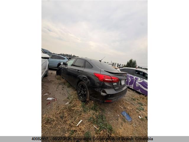 Ford Focus 2018 1FADP3H26JL281330 Image 3