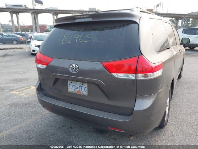 40082965 :رقم المزاد ، 5TDKK3DC8ES444014 vin ، 2014 Toyota Sienna Le مزاد بيع